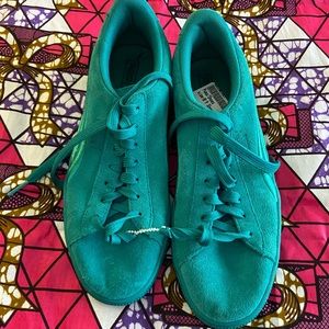 Puma Classic Suede Sneakers (Youth)